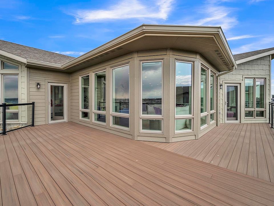 1st image of 455 240th Ave #408