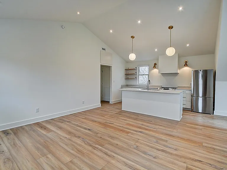 1220 E 9th St — Photo 13