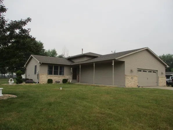 894 Rustic Acres Ln, Hebron, IN 46341