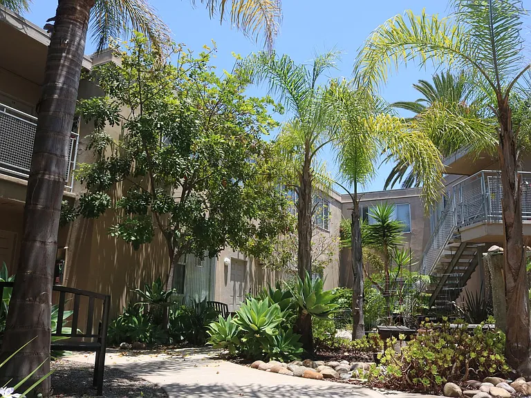 1834 Mission Ave — Photo 17