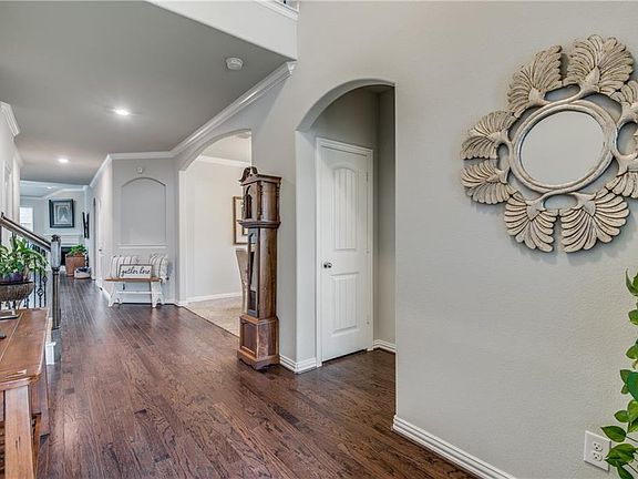 2nd image of 2408 Prospect Park Ln