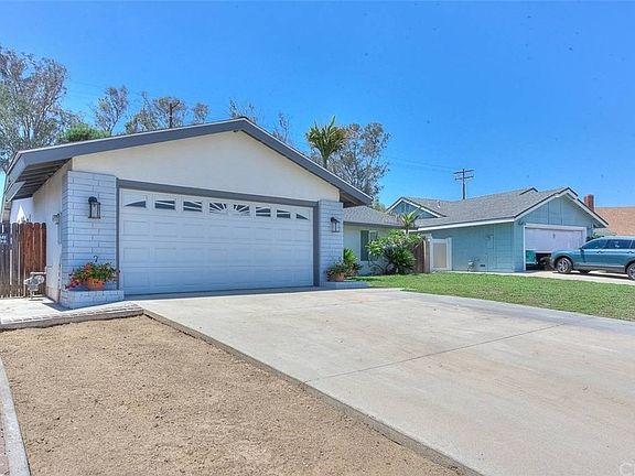 2nd image of 2834 S Phoenix Ave