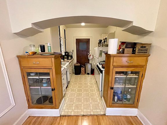 4th image of 2636 N Oakland Ave #24