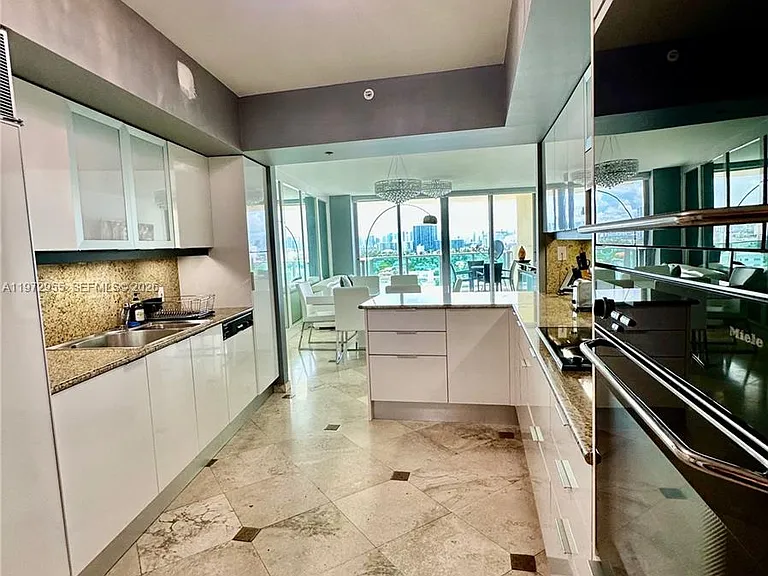 1455 Ocean Dr #1211 — Photo 8