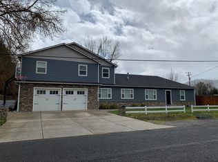 1895 Archer Dr, Medford, OR 97501