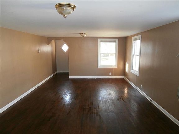2nd image of 1140 S Maryland Ave