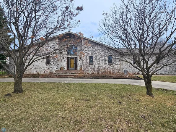 3127 Peterson Pkwy N, Fargo, ND 58102