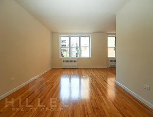 Rented by Hillel Realty Group | media 2