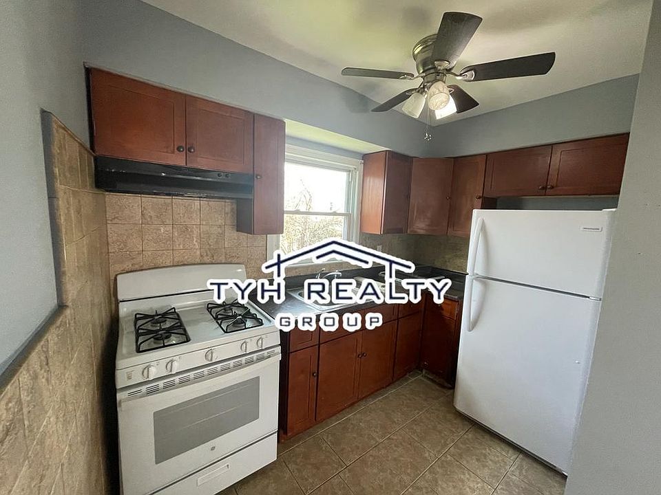 1st image of 67 Bedford St #2