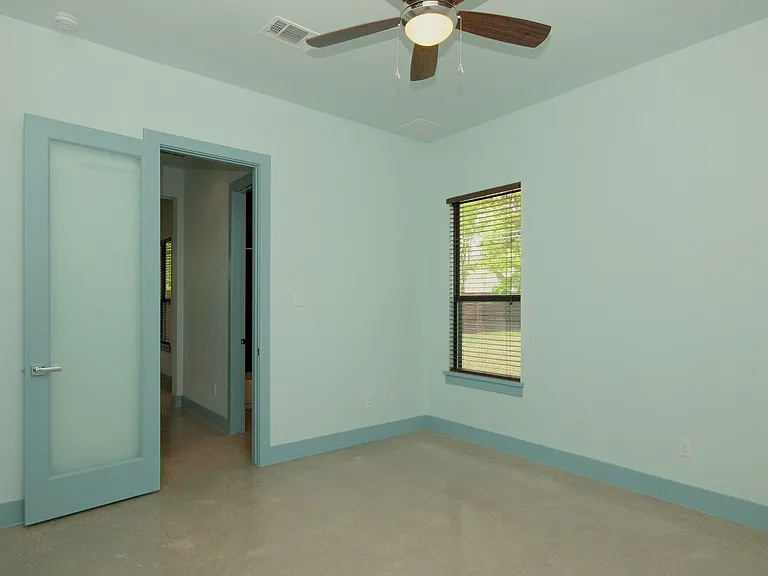 306 Franklin Blvd — Photo 27