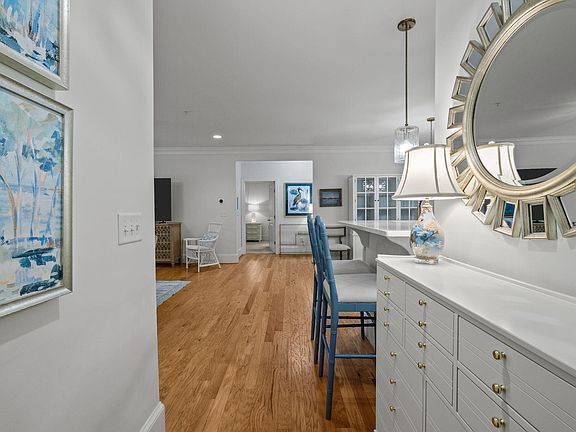 5th image of 501 Finsbury St APT 202
