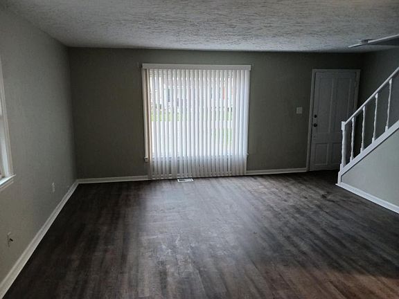 3rd image of 163 Saint Matthews Ave #1