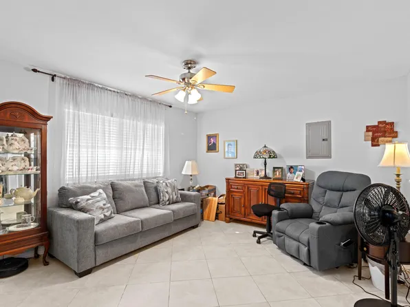 323 Seville N, Delray Beach, FL 33446