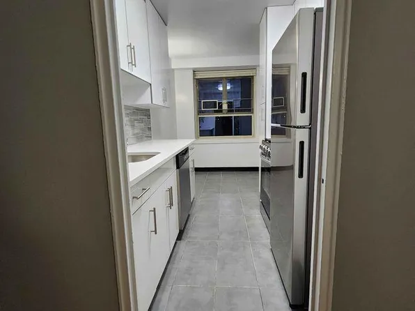 (undisclosed Address), Fresh Meadows, NY 11365