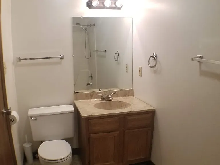 1010 Buffalo St #3 — Photo 22
