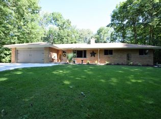 19430 W Pinecrest Ln, New Berlin, WI 53146