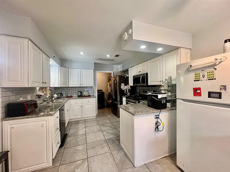 18326 Cape Bahamas Ln — Photo 9