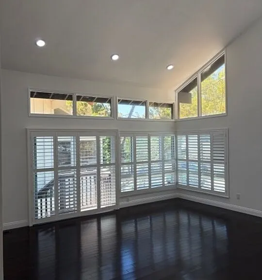 2880 Woodwardia Dr — Photo 2