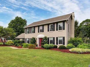 10 Harvey Rd, Hershey, PA 17033