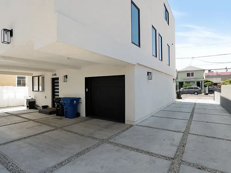 1724 Menlo Ave #1/2 — Photo 16