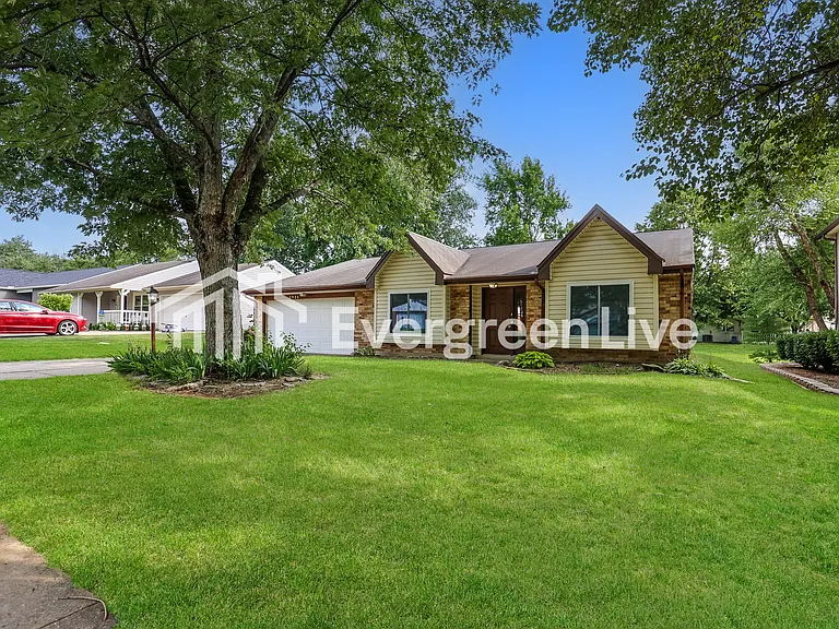 2925 Maureen Ct — Photo 2