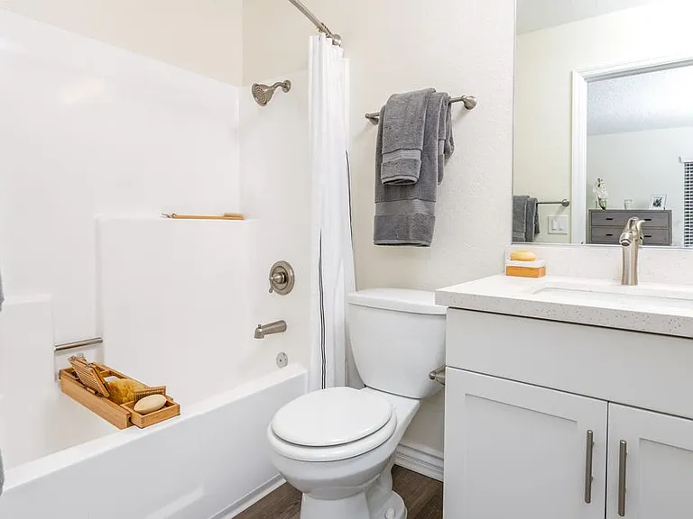 Sunstone Place Apartments — Photo 14
