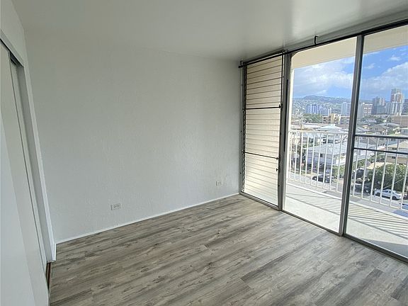 3rd image of 2122 Lime St APT 701