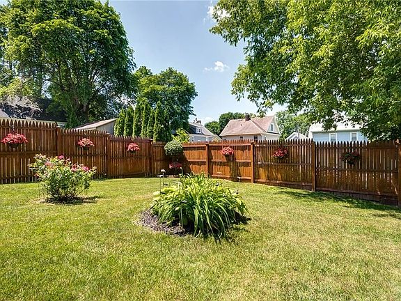 3rd image of 212 Genesee Park Dr