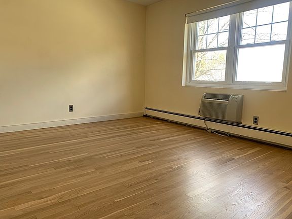 5th image of 145 Emerson Gardens Rd Unit 145