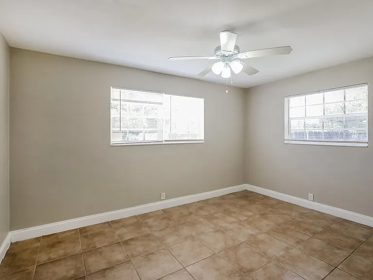 1810 De Soto Dr — Photo 10