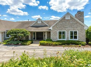 25375 Valley Dr, Bettendorf, IA 52722