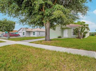 2648 W 28th St, Riviera Beach, FL 33404