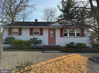 732 Aston Martin Dr, Lindenwold, NJ 08021
