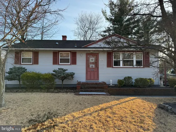 732 Aston Martin Dr, Lindenwold, NJ 08021