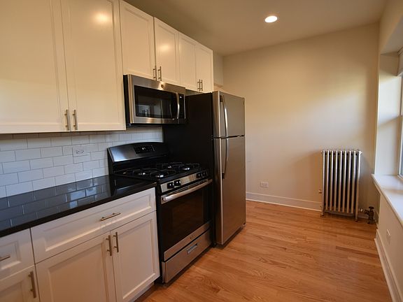 5th image of 4424-4432 N Wolcott Ave #4428-2B