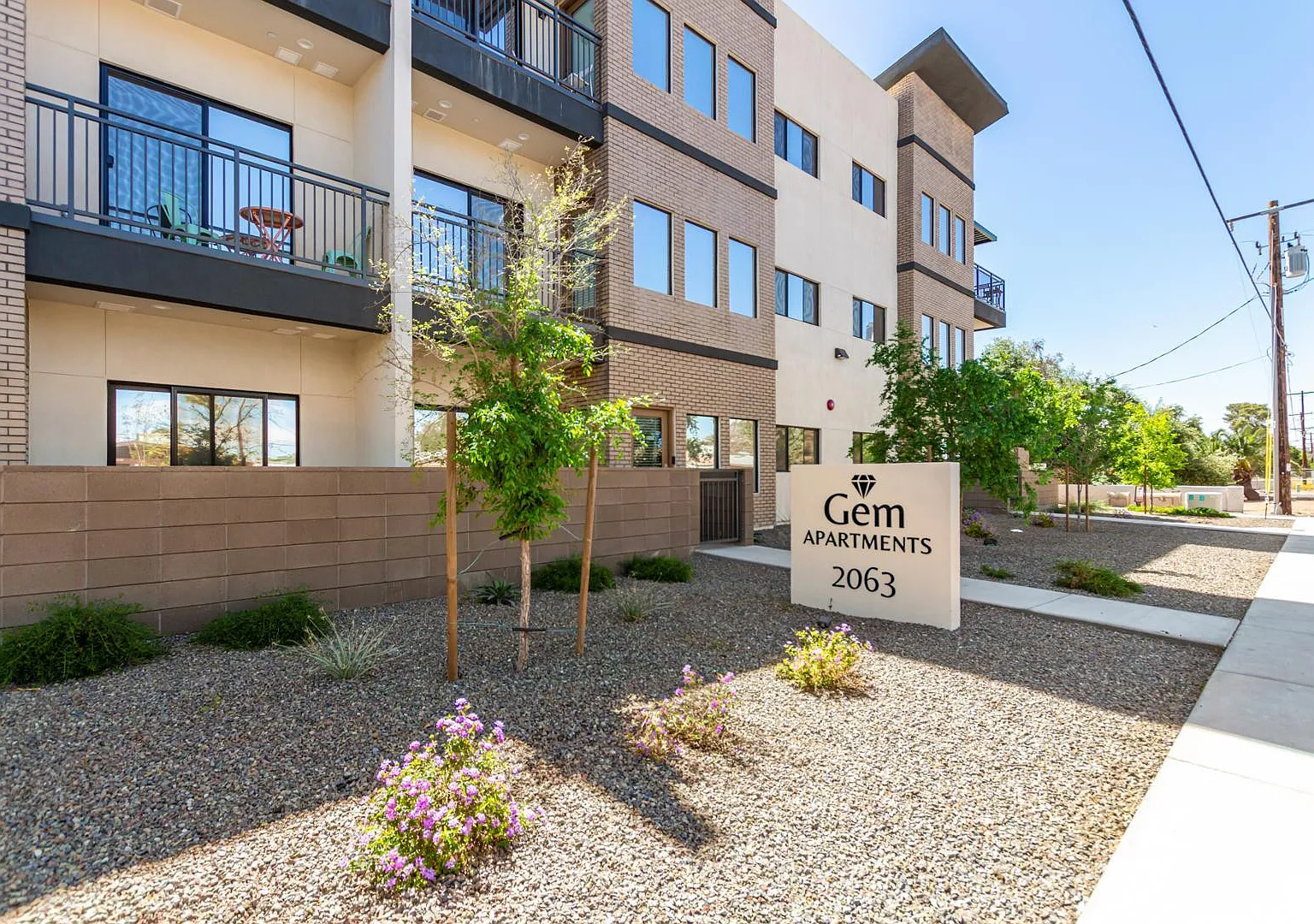 2 bed, 2.0 bath, 1000 sqft, $1,795 — Photo 2