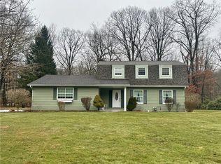 37 W Glenora Dr, Grove City, PA 16127