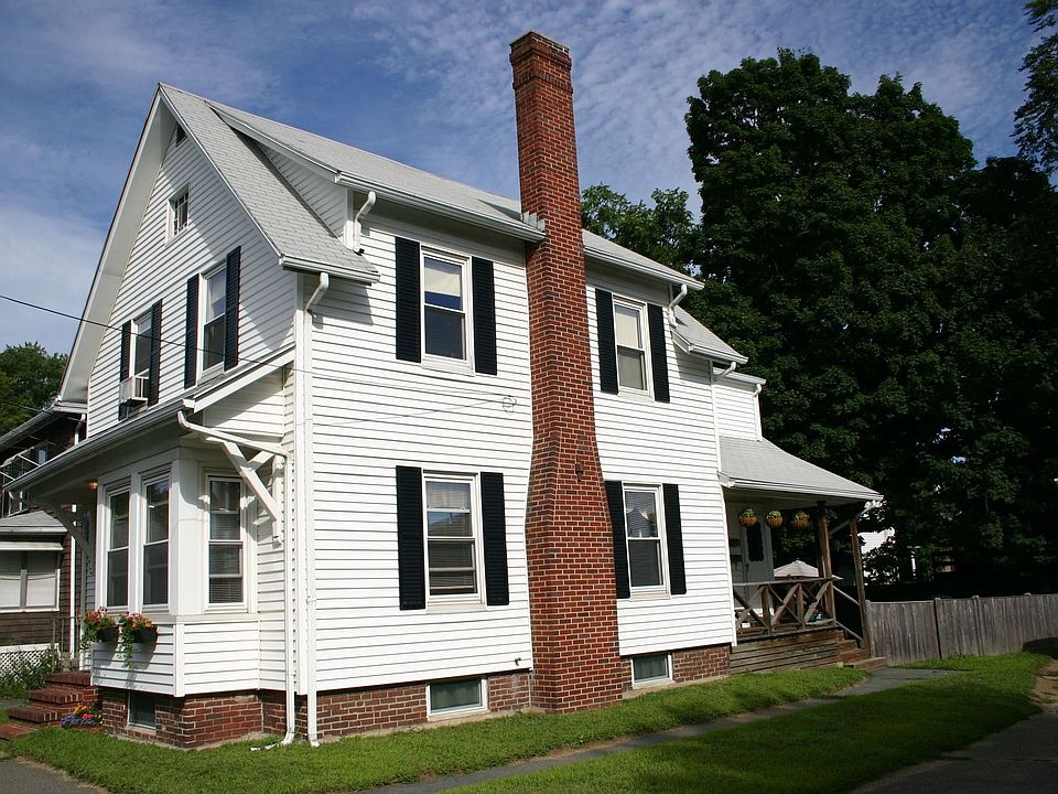 13 Cottage Ave. Garage to right