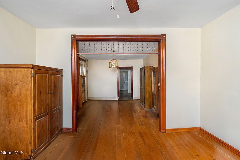 4th image of 811 1st Avenue
