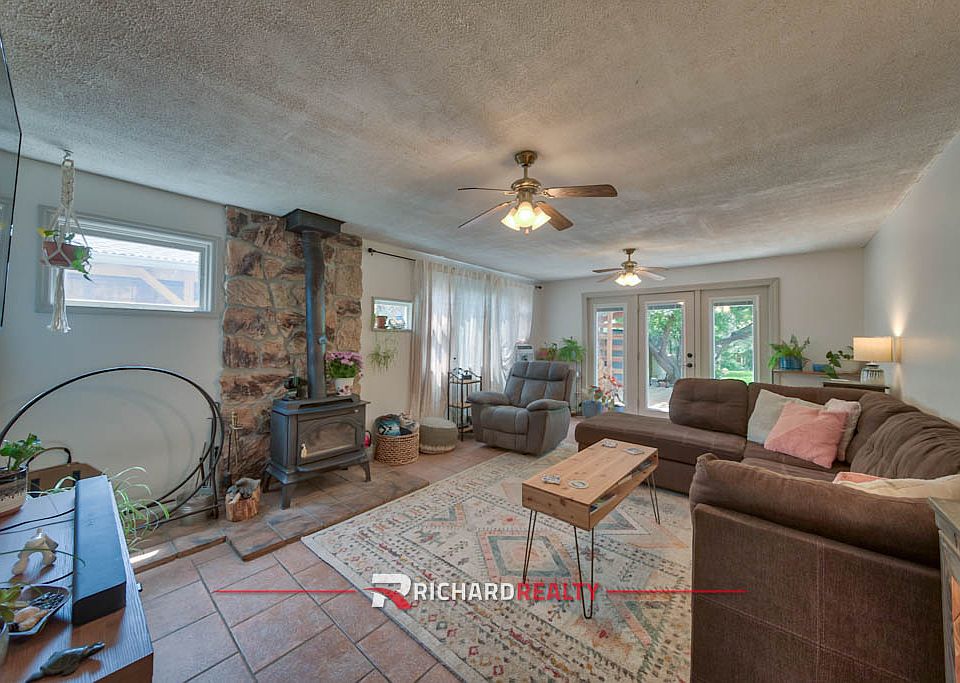 2nd image of 601 19th St