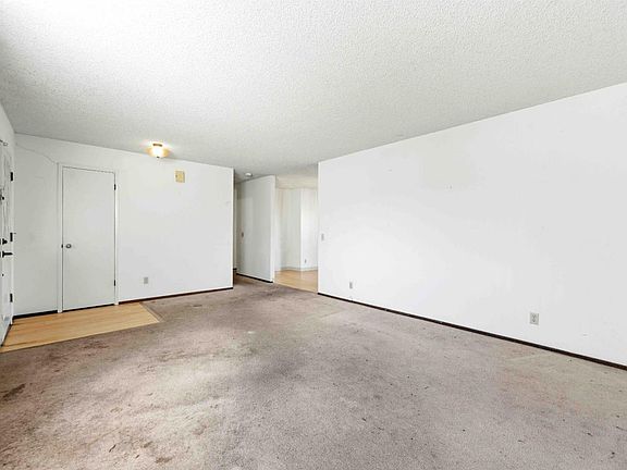 4th image of 15255 Pratola Ct