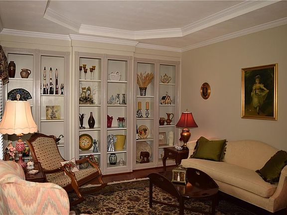5th image of 1001 Vineyard Ct