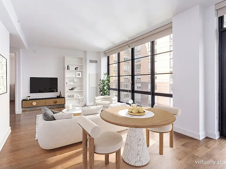 261 W 25th St #4E — Photo 2