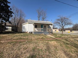 2057 N Travis Ave, Springfield, MO 65803