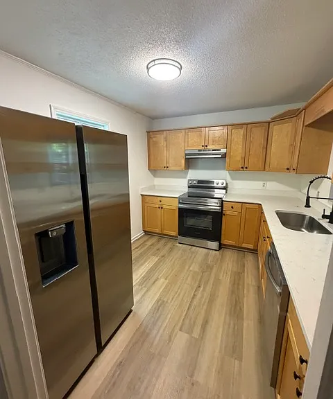 390 Micasa Dr — Photo 1