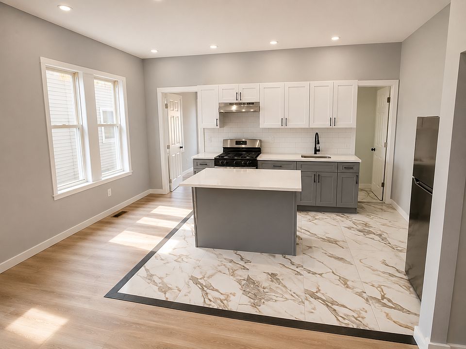 1st image of 352 S 10th St Floor 1