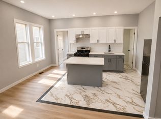 352 S 10th St Floor 1, Newark, NJ 07103