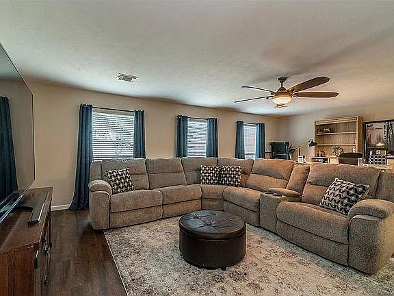 313 Winding Oak Ln S — Photo 19