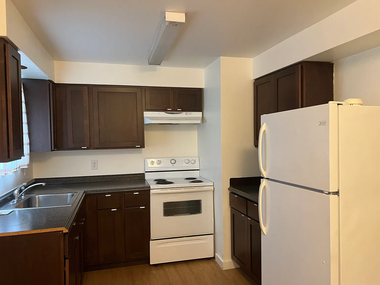 2 bed, 850 sqft, $1,300 — Photo 4
