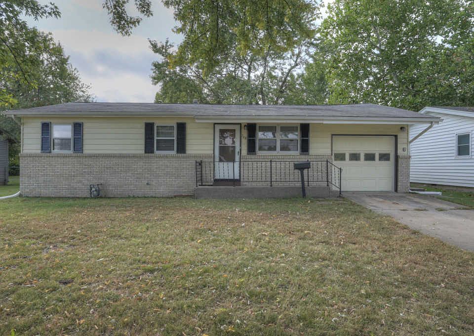 1st image of 708 W 10th St